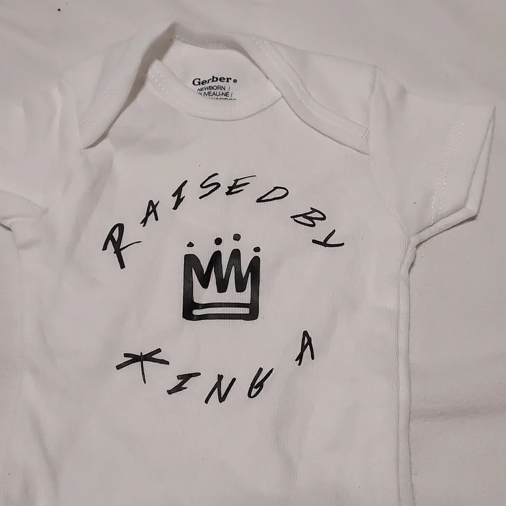 RAISED by king A Gerber one piece size newborn new without tag never worn 100%co